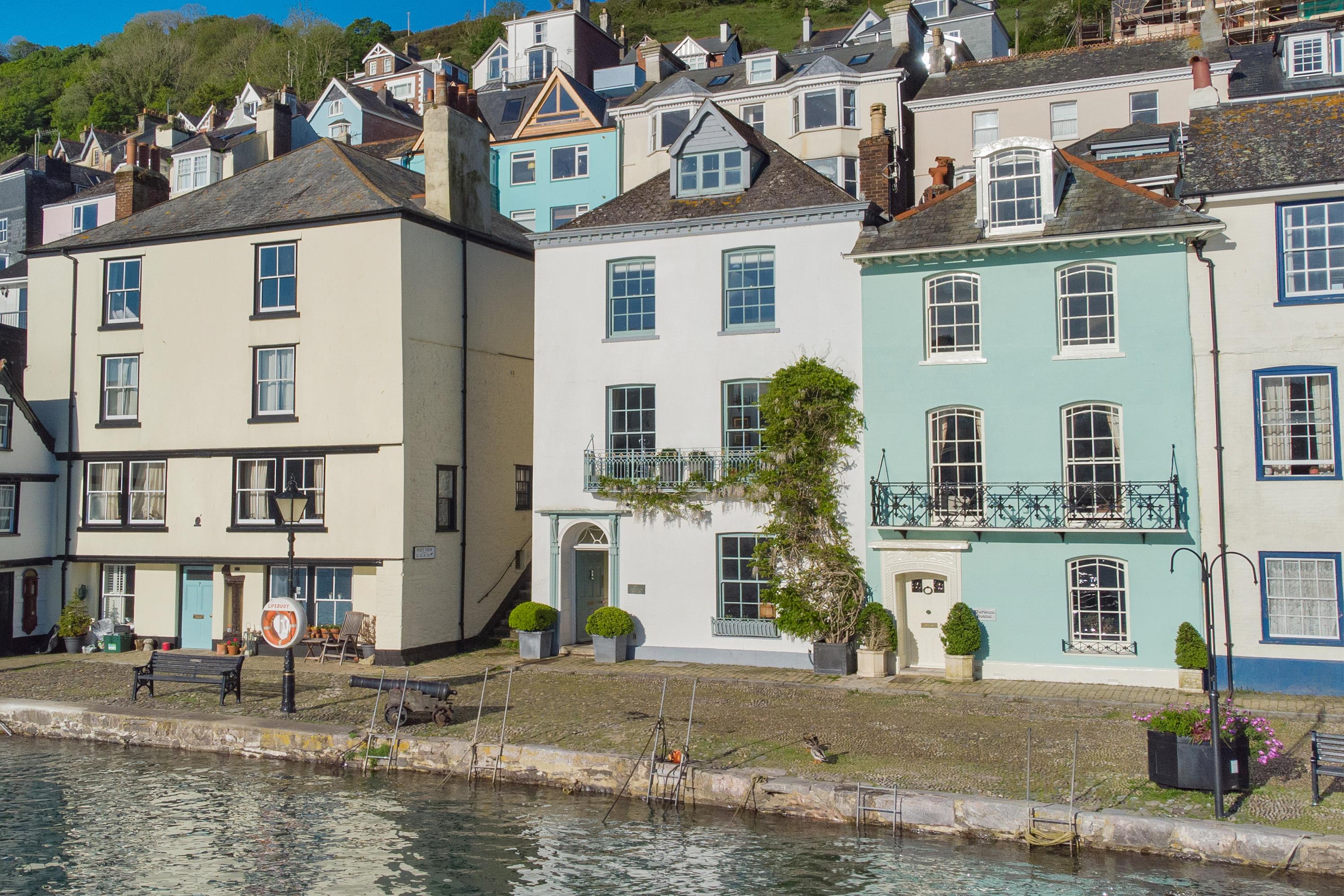 6 bedroom property for sale 0