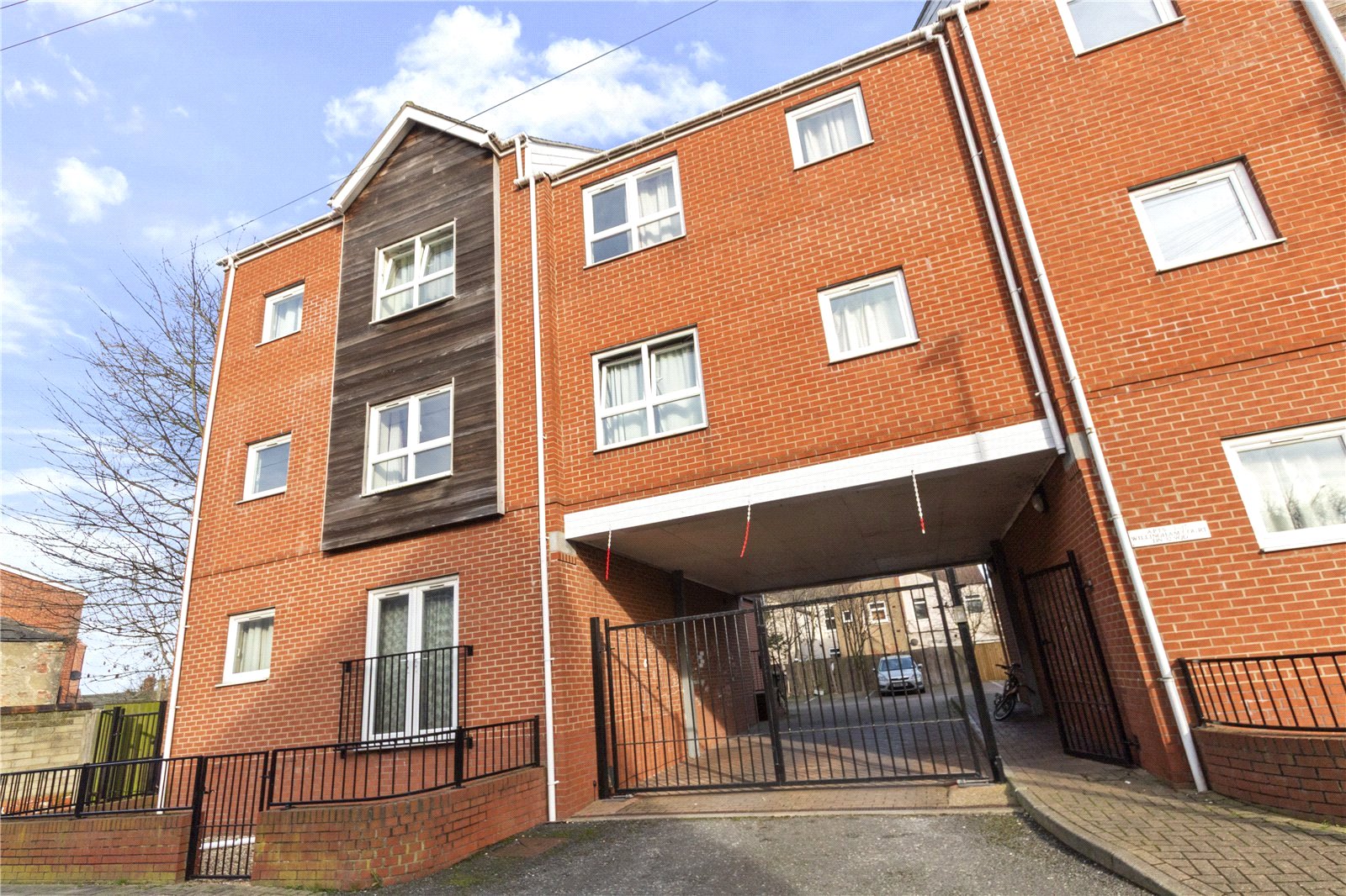 13, Willingham Court, Grimsby photo 2