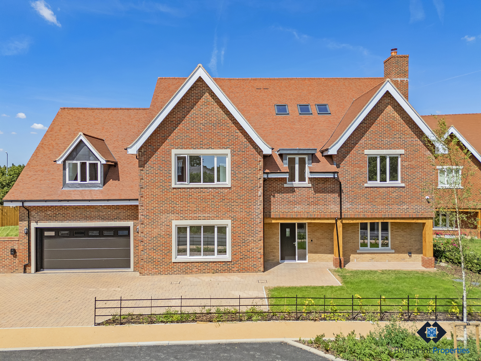 5 bedroom detached new house for sale 0