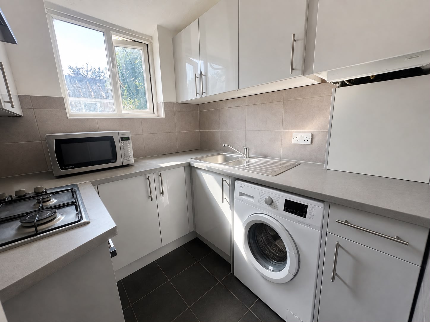 3, Drapars Court, Grays photo 5