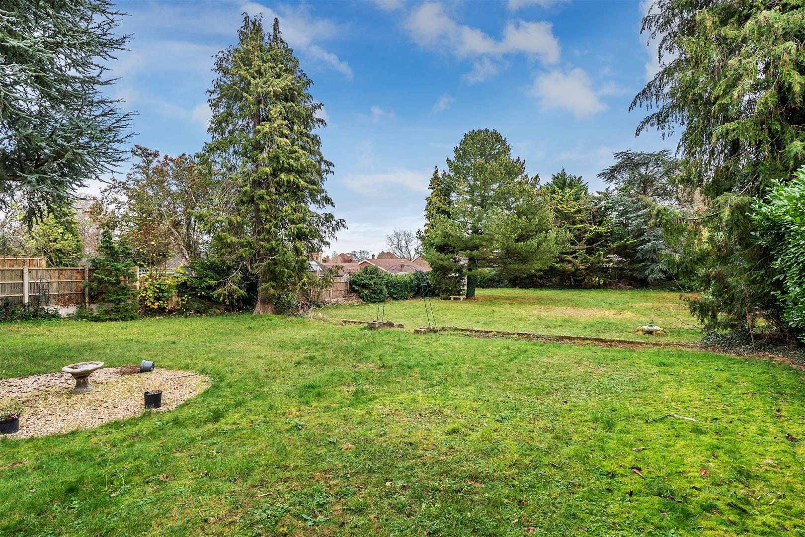 5 bedroom detached house for sale 0