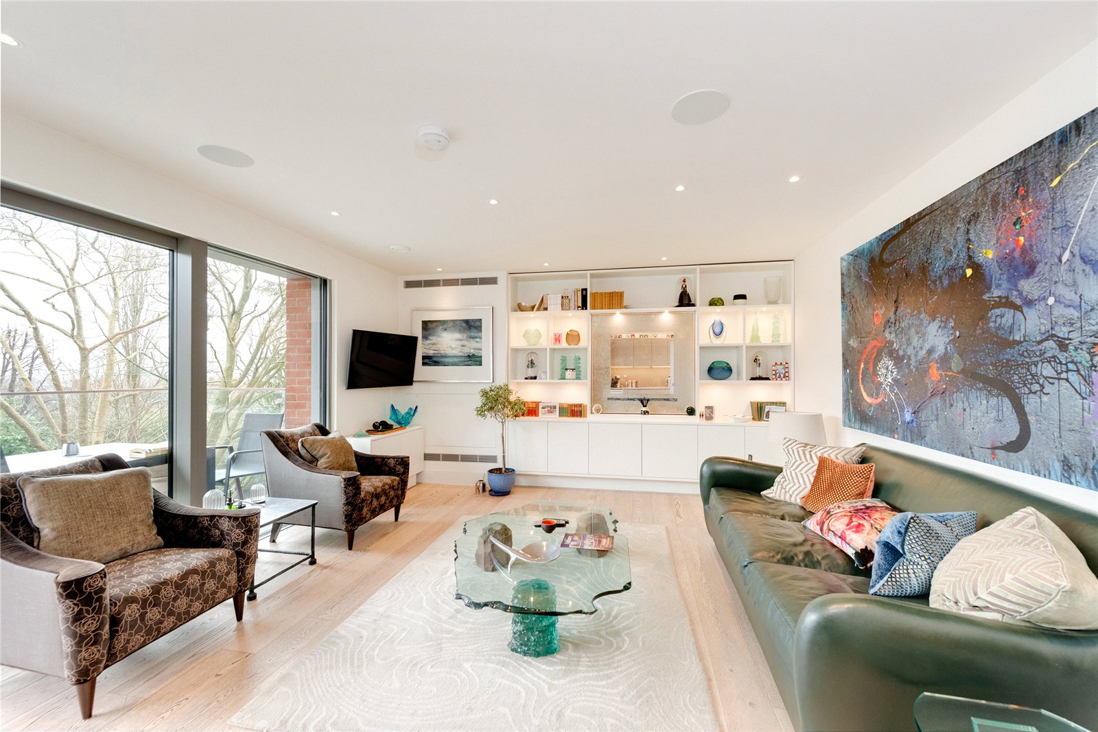 3 bedroom flat for sale 0