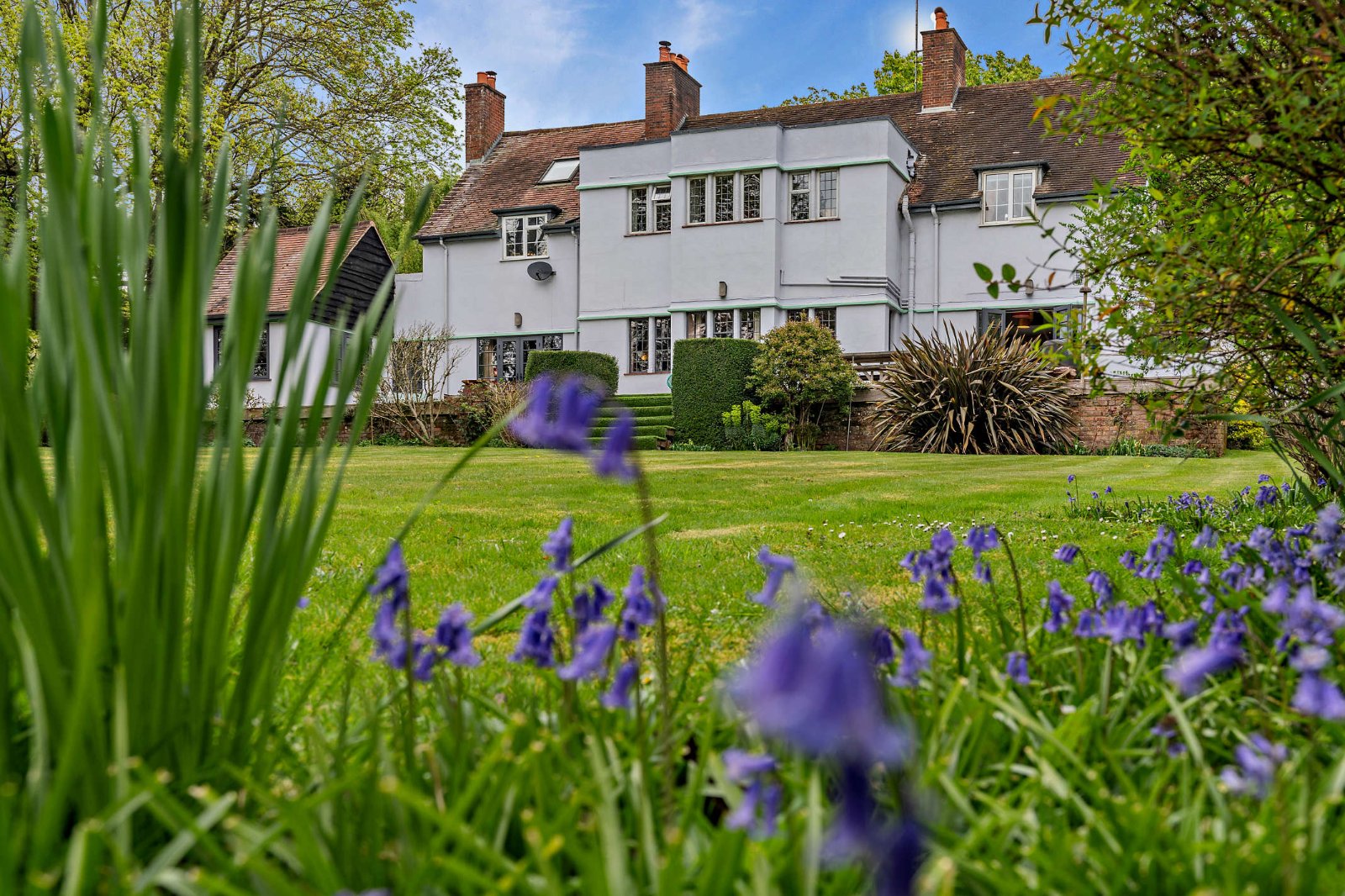 6 bedroom detached house for sale