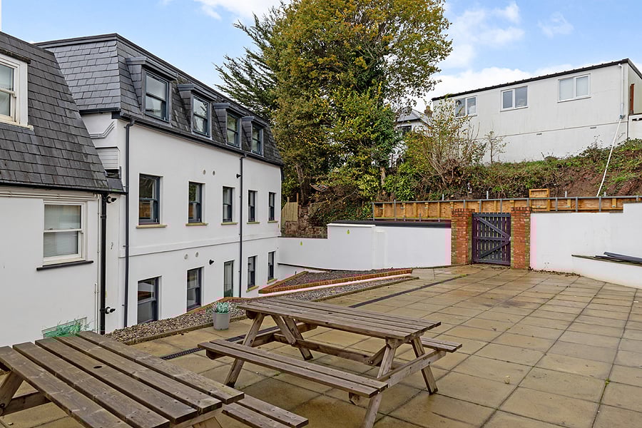 15 bedroom block of flats for sale 0