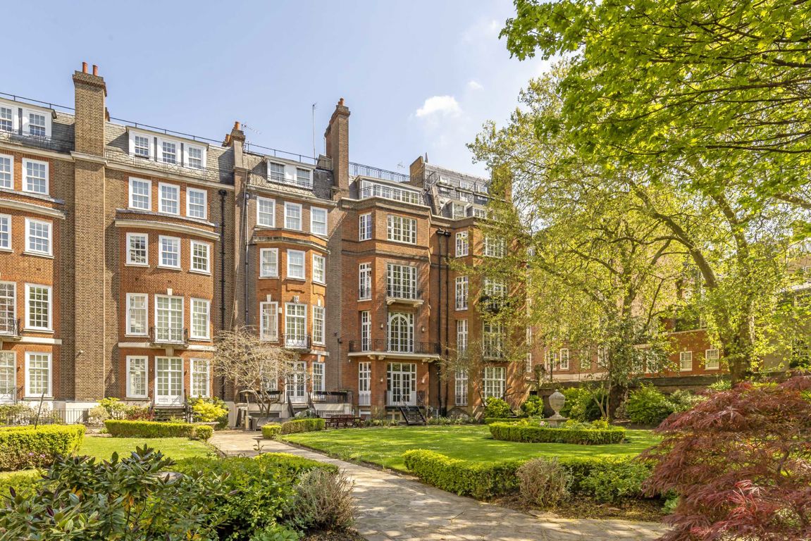 3 bedroom flat for sale 0