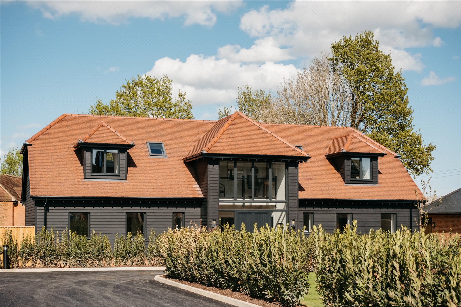 4 bedroom detached house for sale in Horsham