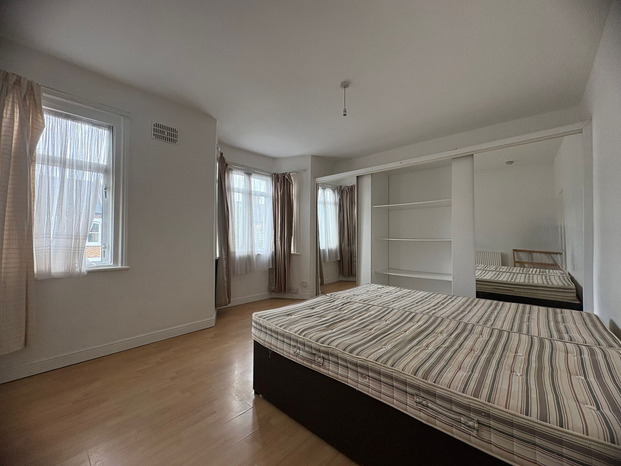Windermere Road, Ealing photo 4