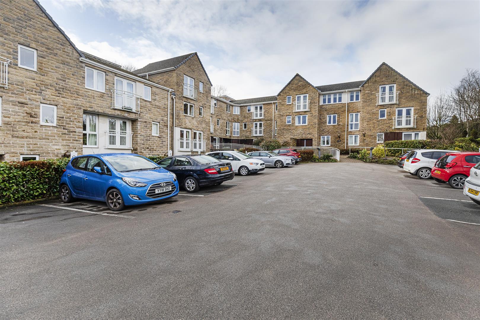 2 bed flat for sale