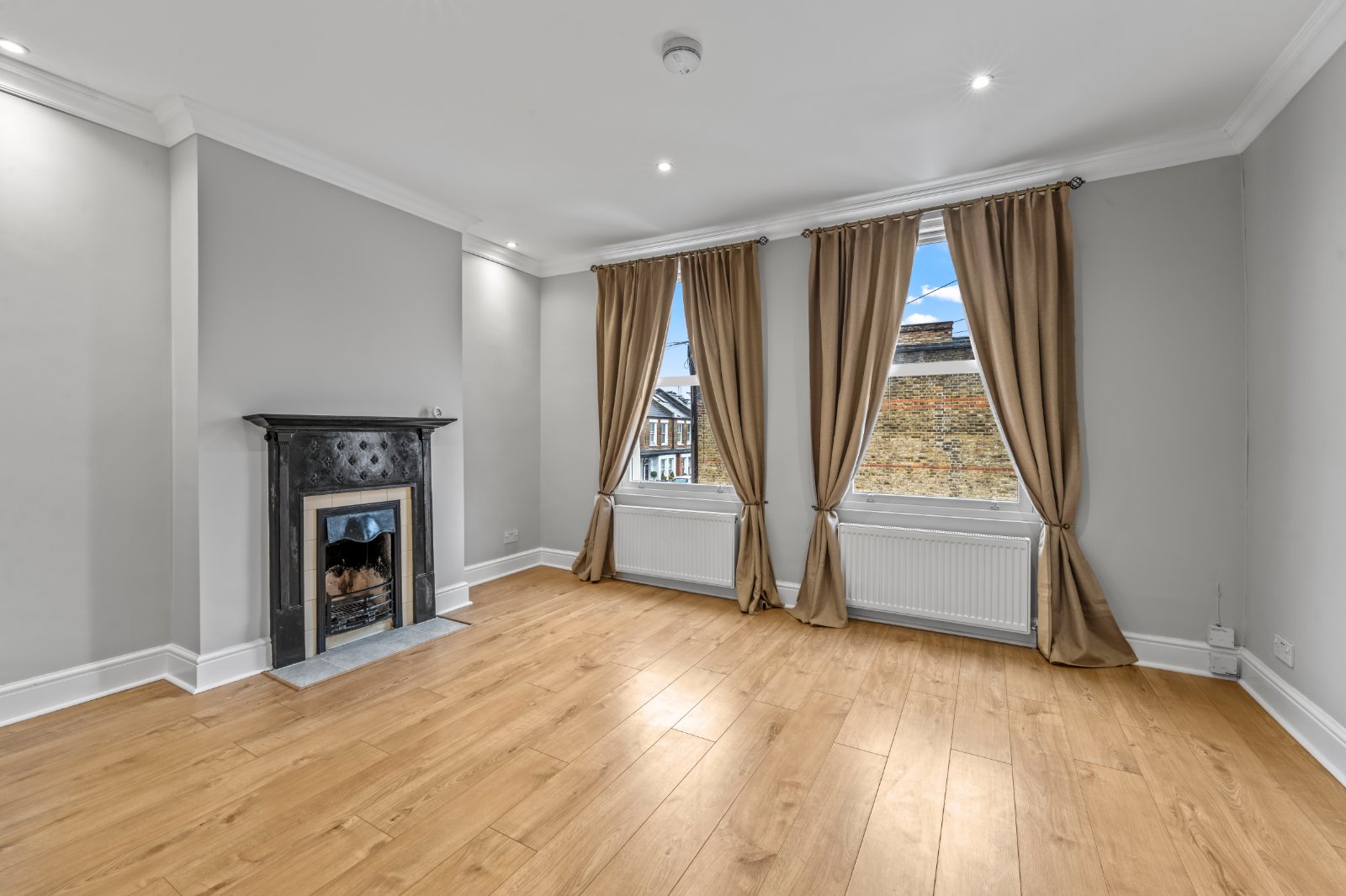 2-bed flat on 26B, Camac Road, Twickenham, £2,250/mo