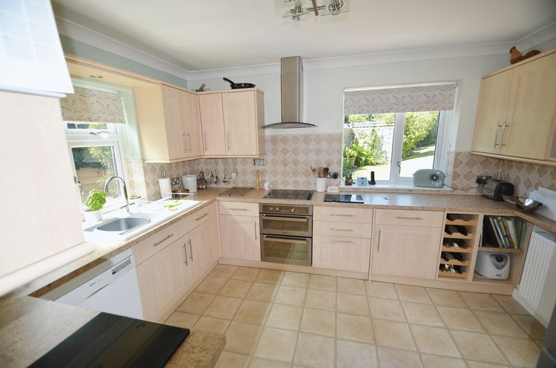 Free property report 4 Winters Lane, Portesham, DT3 4ES Chimnie