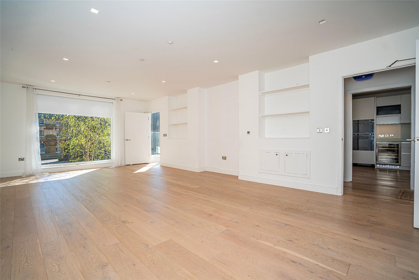 5 bedroom detached house for sale 0