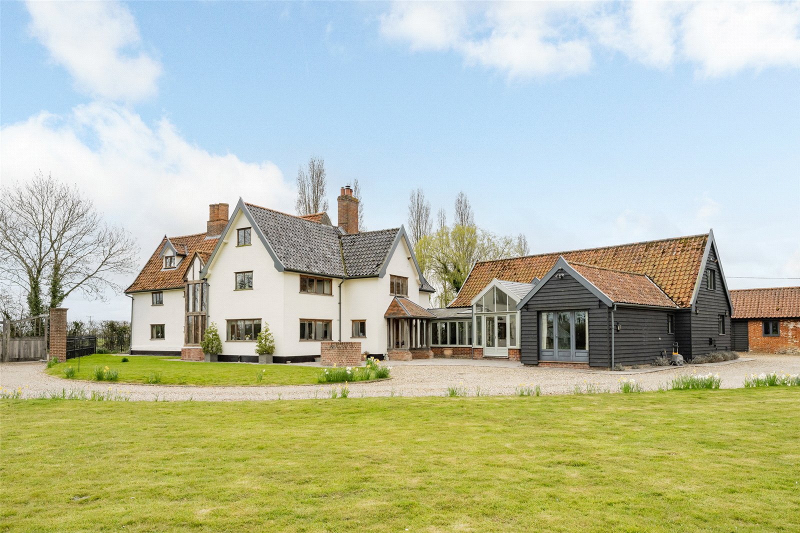 6 bedroom detached house for sale 0
