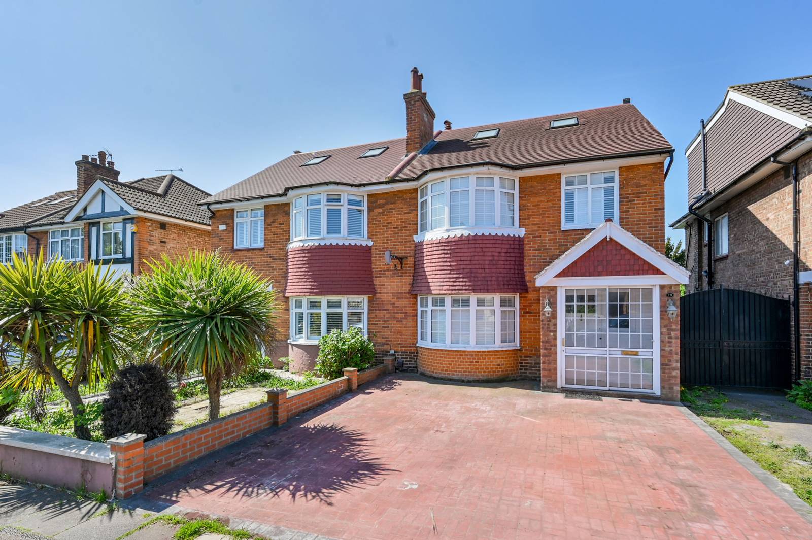 4 bedroom semi-detached house for sale 0