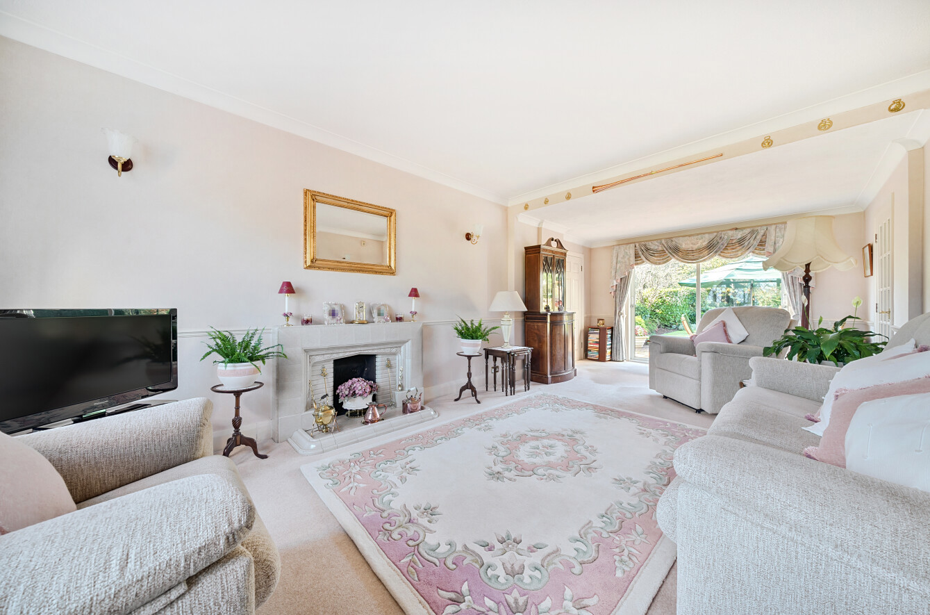 5 bedroom detached house for sale 0