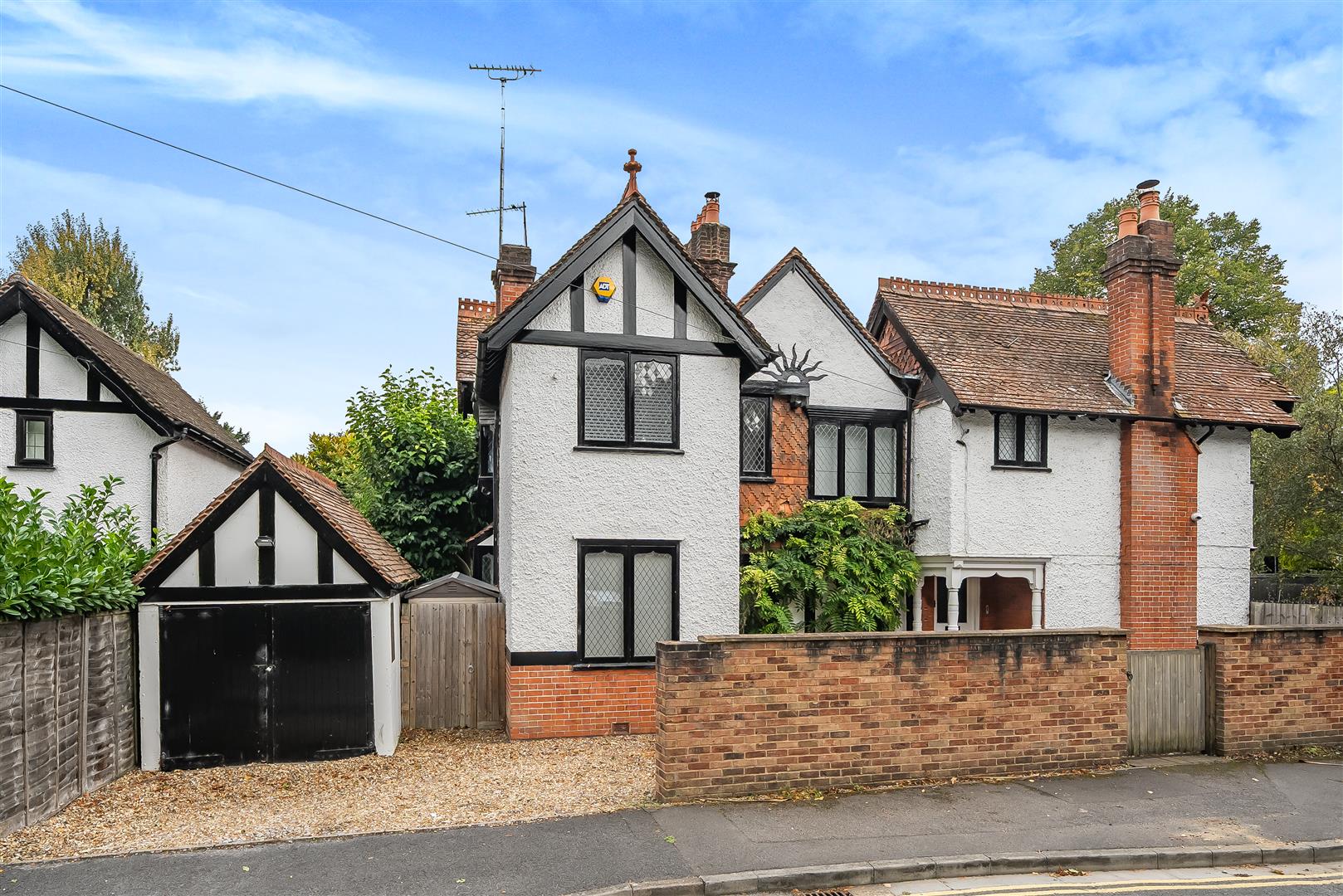 4 bedroom detached house for sale 0