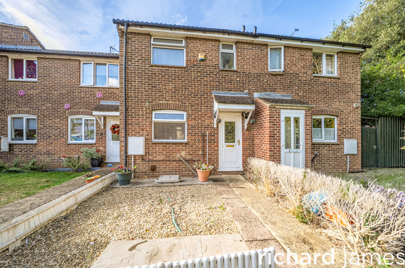 2 bed terraced house for sale