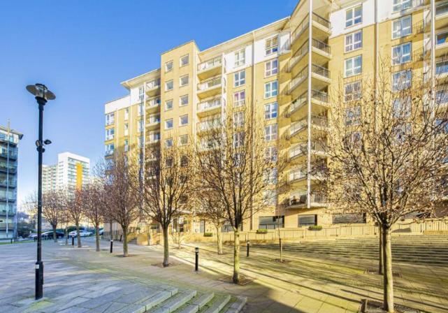 Studley Court, Jamestown Way, East India Quay photo 3