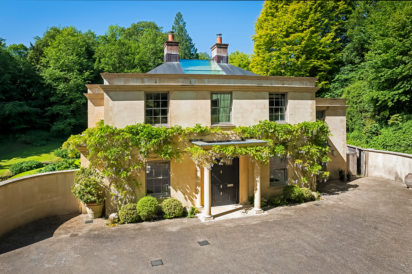 4 bedroom detached house for sale 0