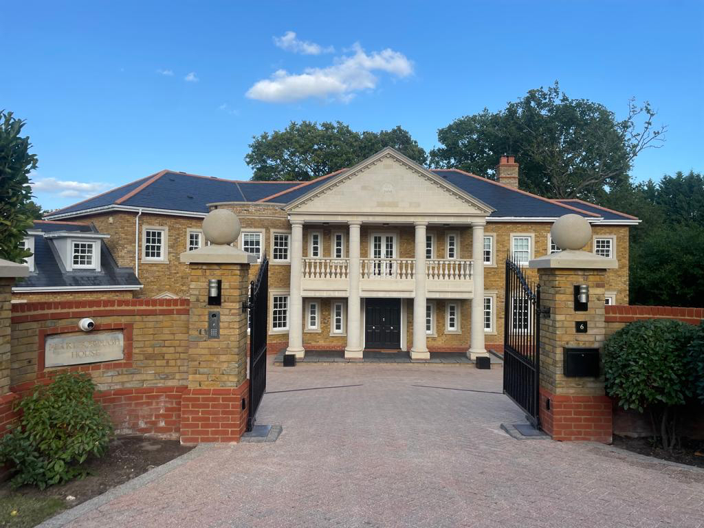 6 bedroom detached house for sale - MillionPlus.com The Luxury Marketplace