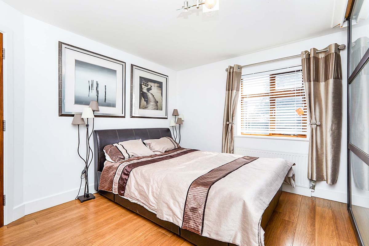 Photos of Court Farm Lane, Branston, BurtonOnTrent, Staffordshire