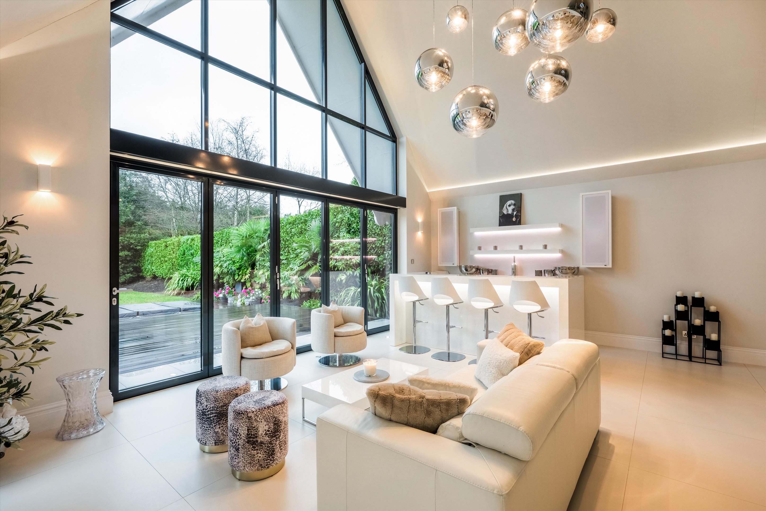 5 bedroom detached house for sale 0