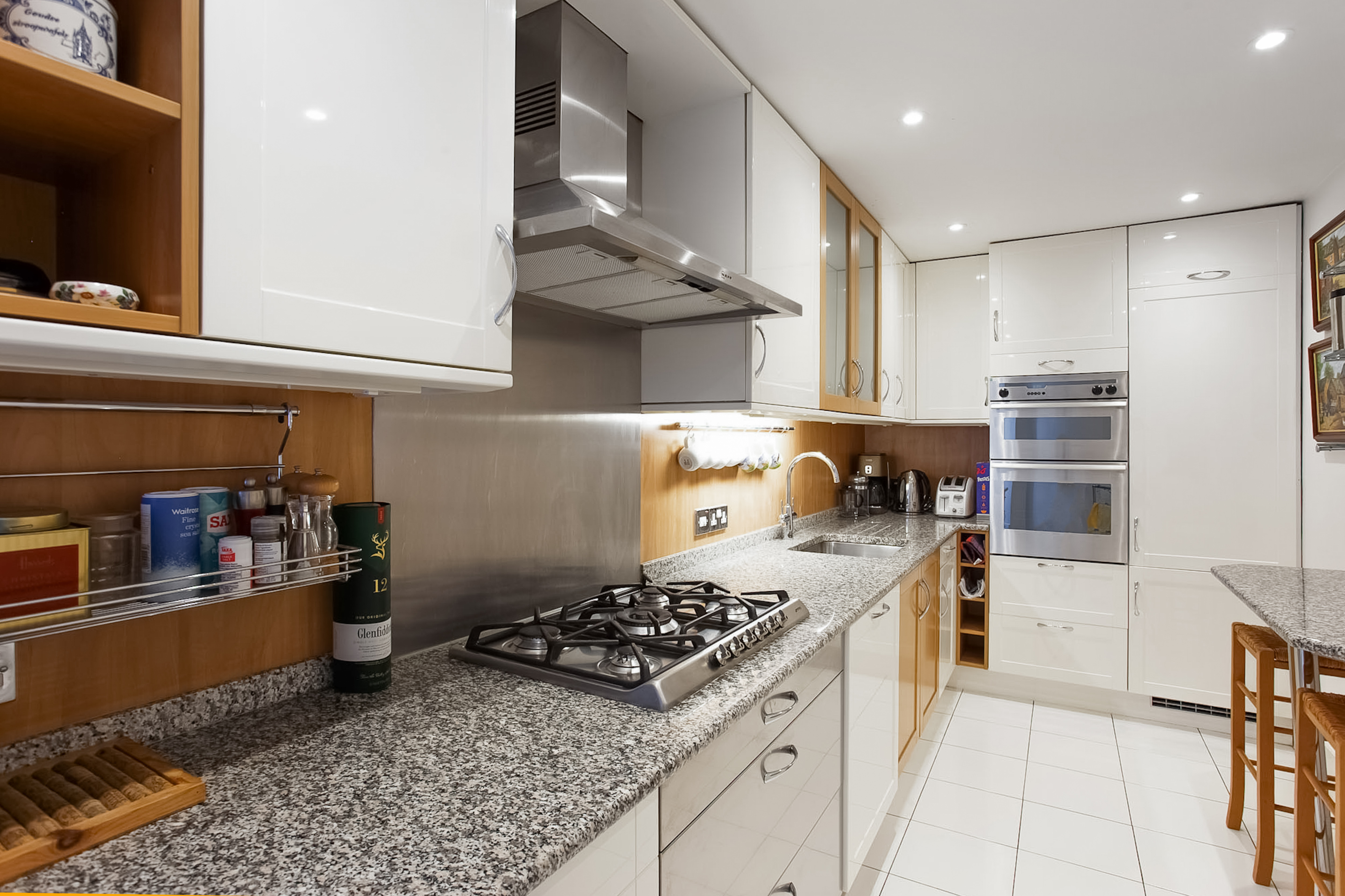 3 bedroom flat for sale 0