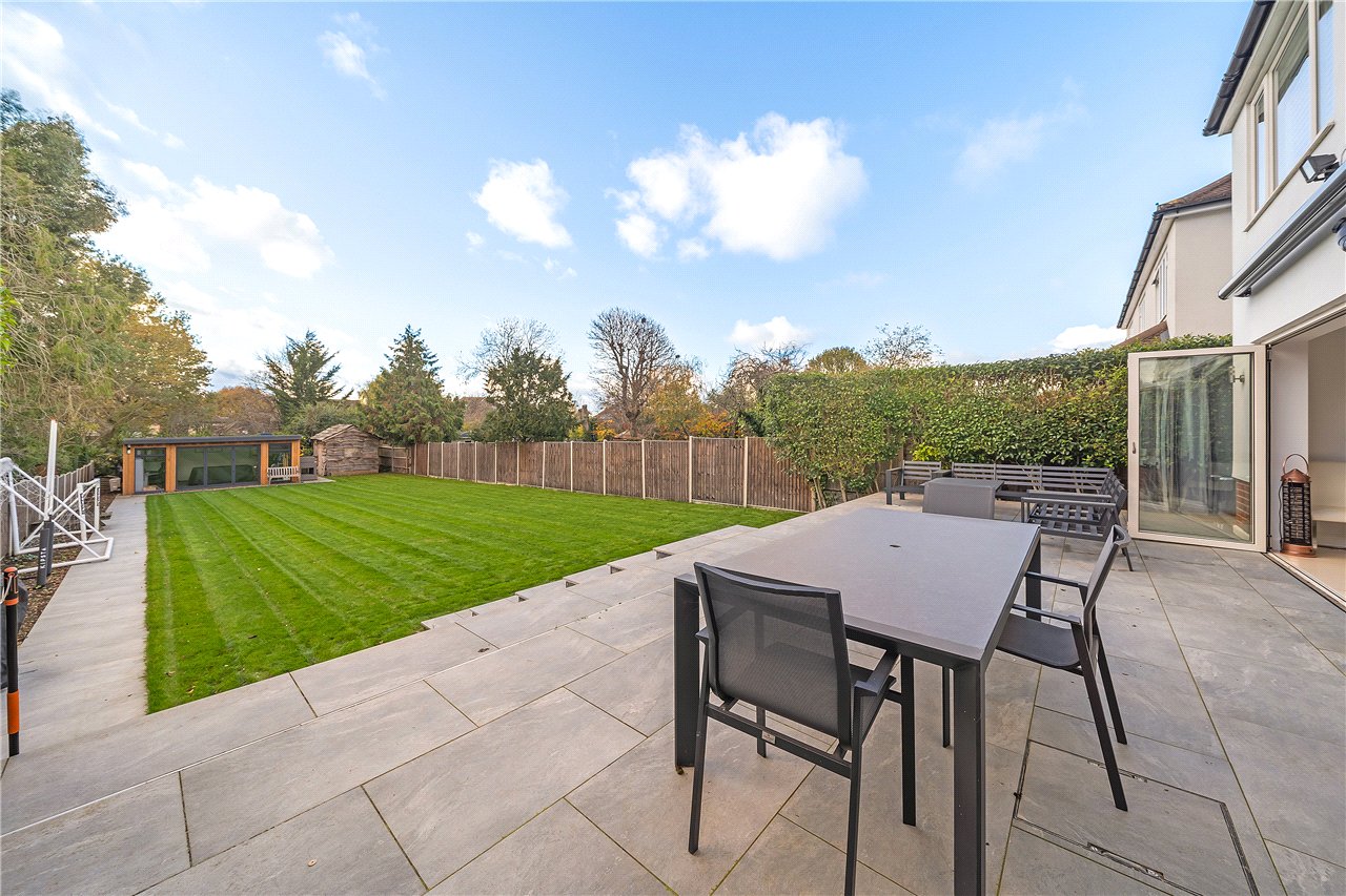 4 bedroom detached house for sale 0