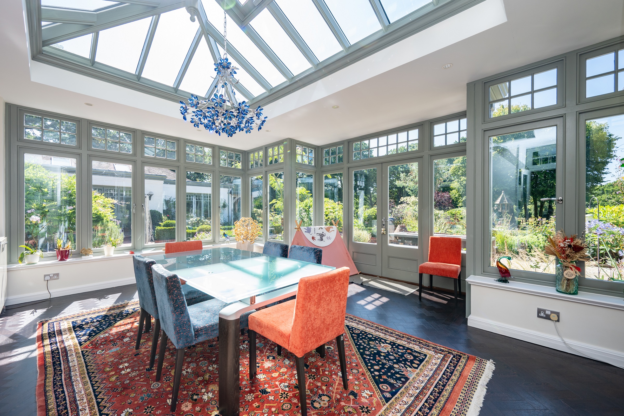 6 bedroom detached house for sale 0