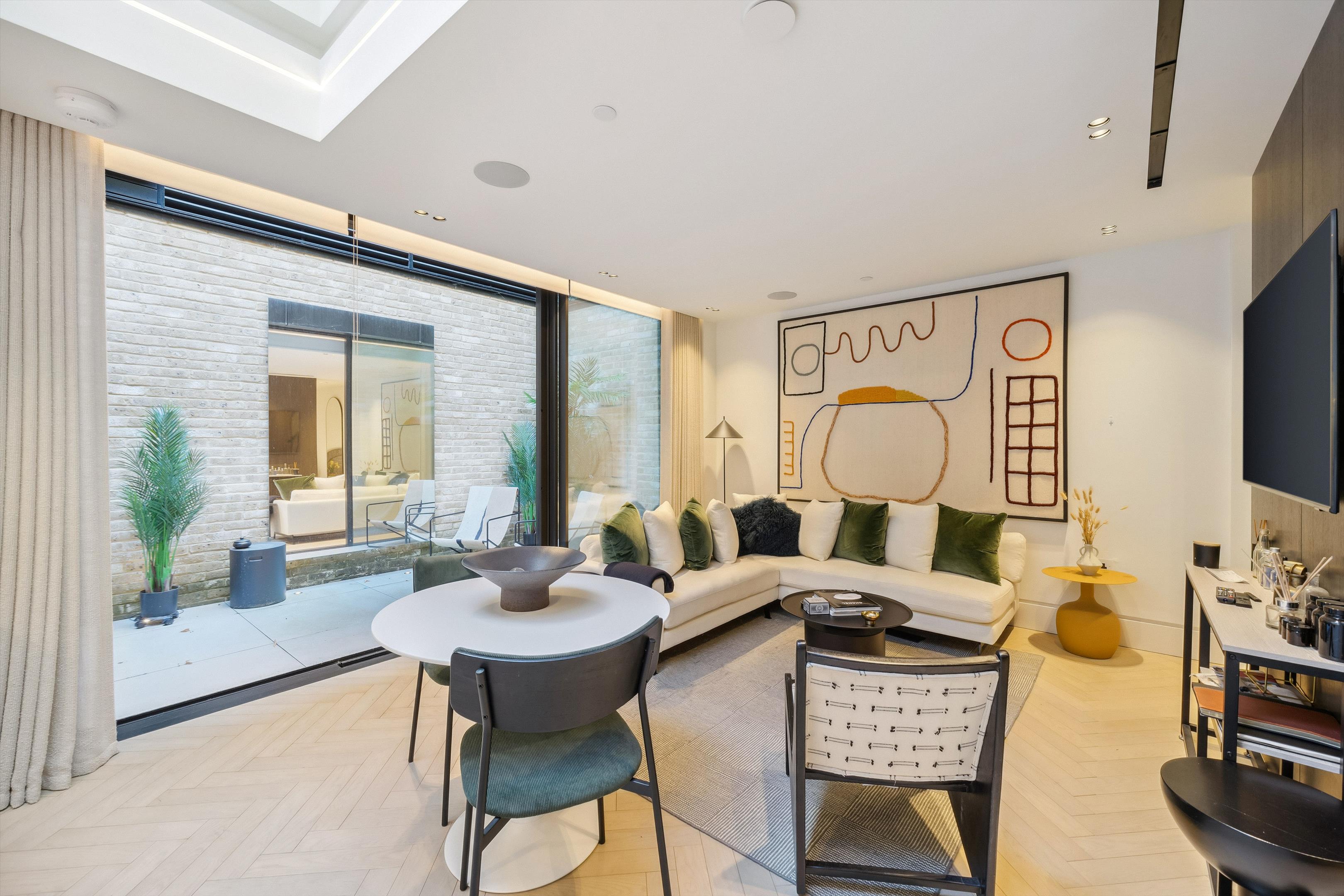 8, Park Crescent, London photo 2