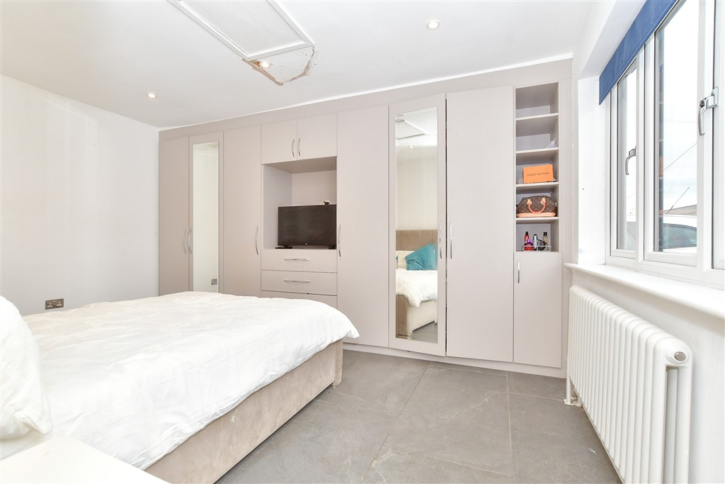 3-bed bungalow on 8 The Bungalows, £363,500