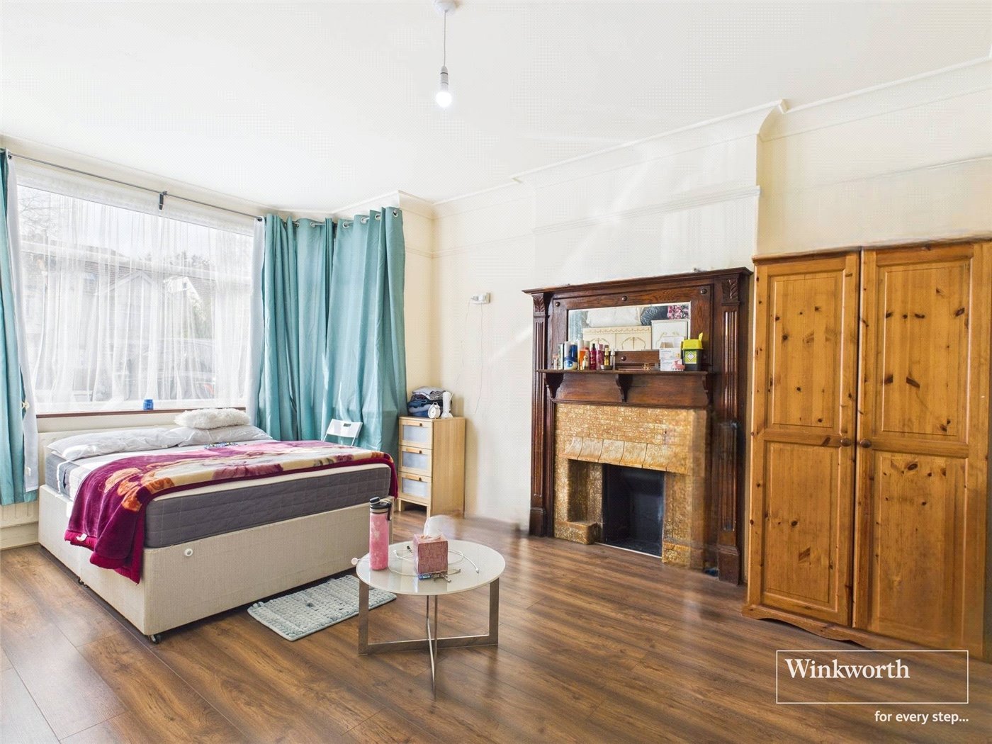 6 bedroom detached house for sale 0