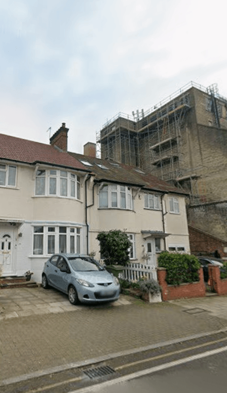 41 Blairderry Road, Streatham photo 2