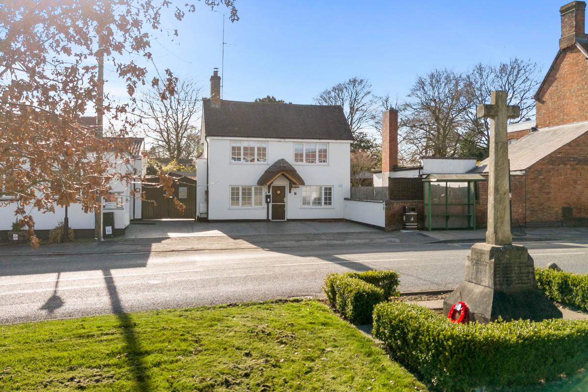 3-bed house on Forge Cottage, Rugby Road, Brandon, £550,000