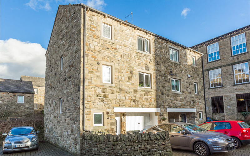 Free property report 12 Chapel House Mews, Carleton, BD23 3EA Chimnie