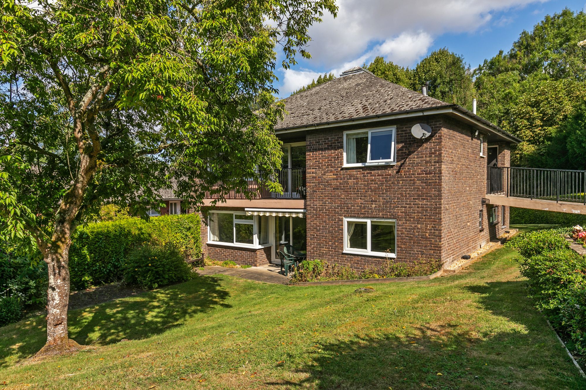 2-bed flat on 26 Headbourne Worthy House Bedfield Lane, Winchester, £300,000