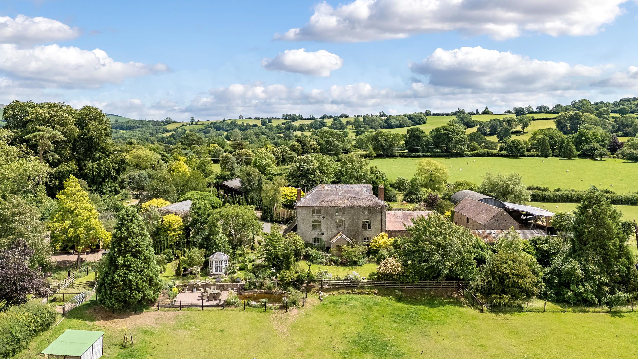 7 bedroom farmhouse for sale 0