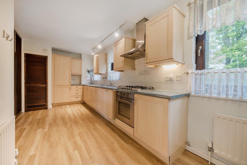 4 bedroom semi-detached house for sale 0