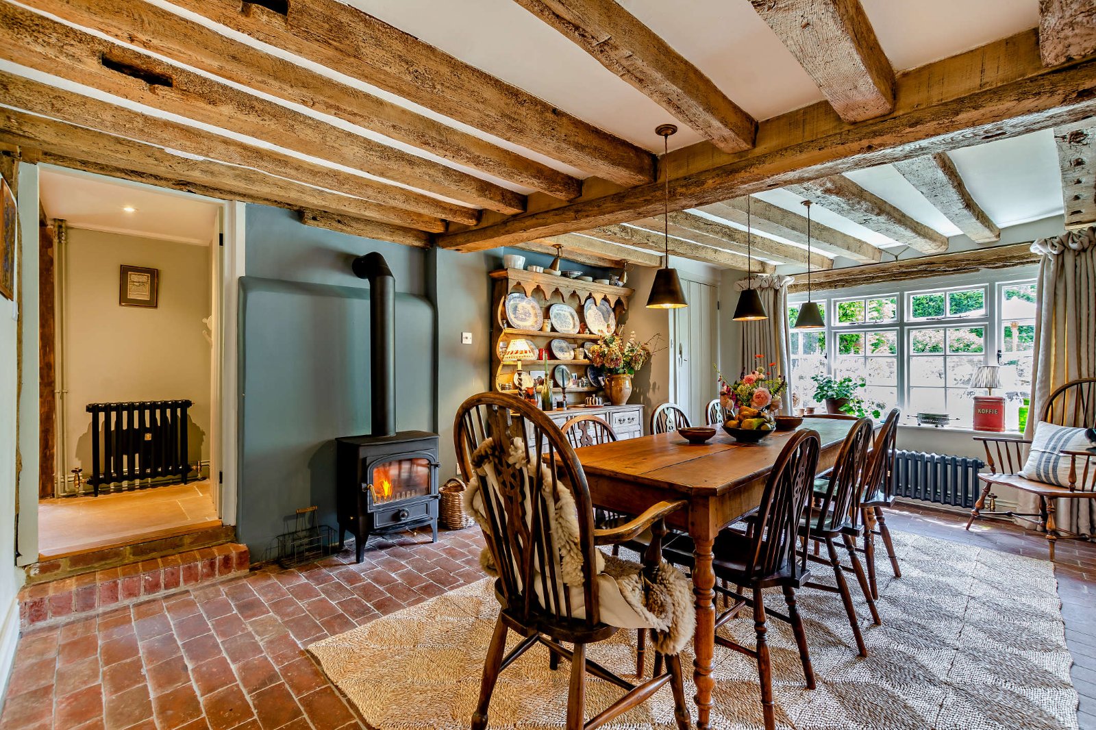 6 bedroom detached house for sale 0