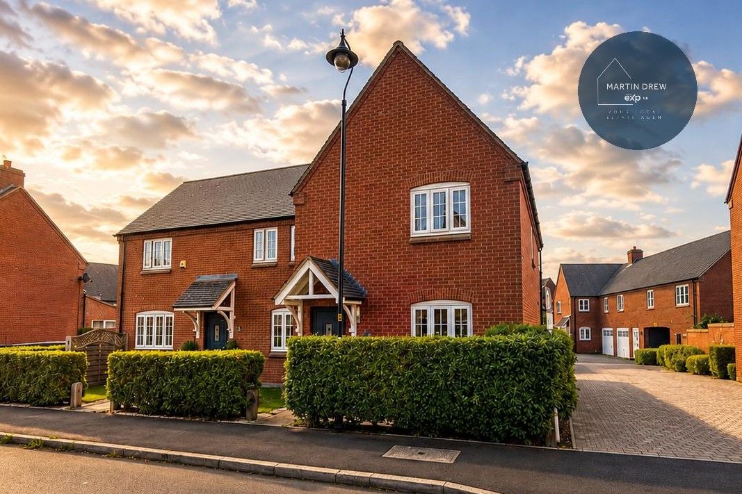 18, Cygnus Way, Brackley photo 3