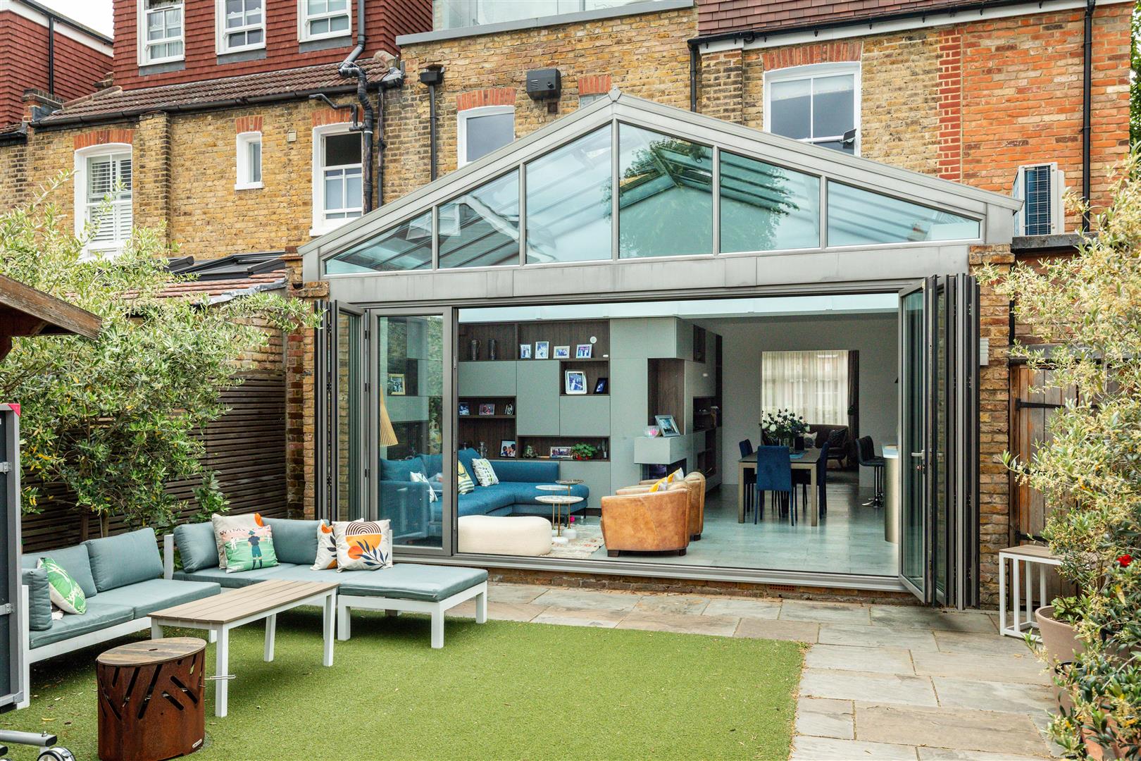 6 bedroom detached house for sale in London