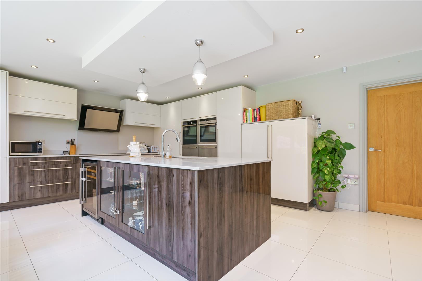 5 bedroom detached house for sale 0