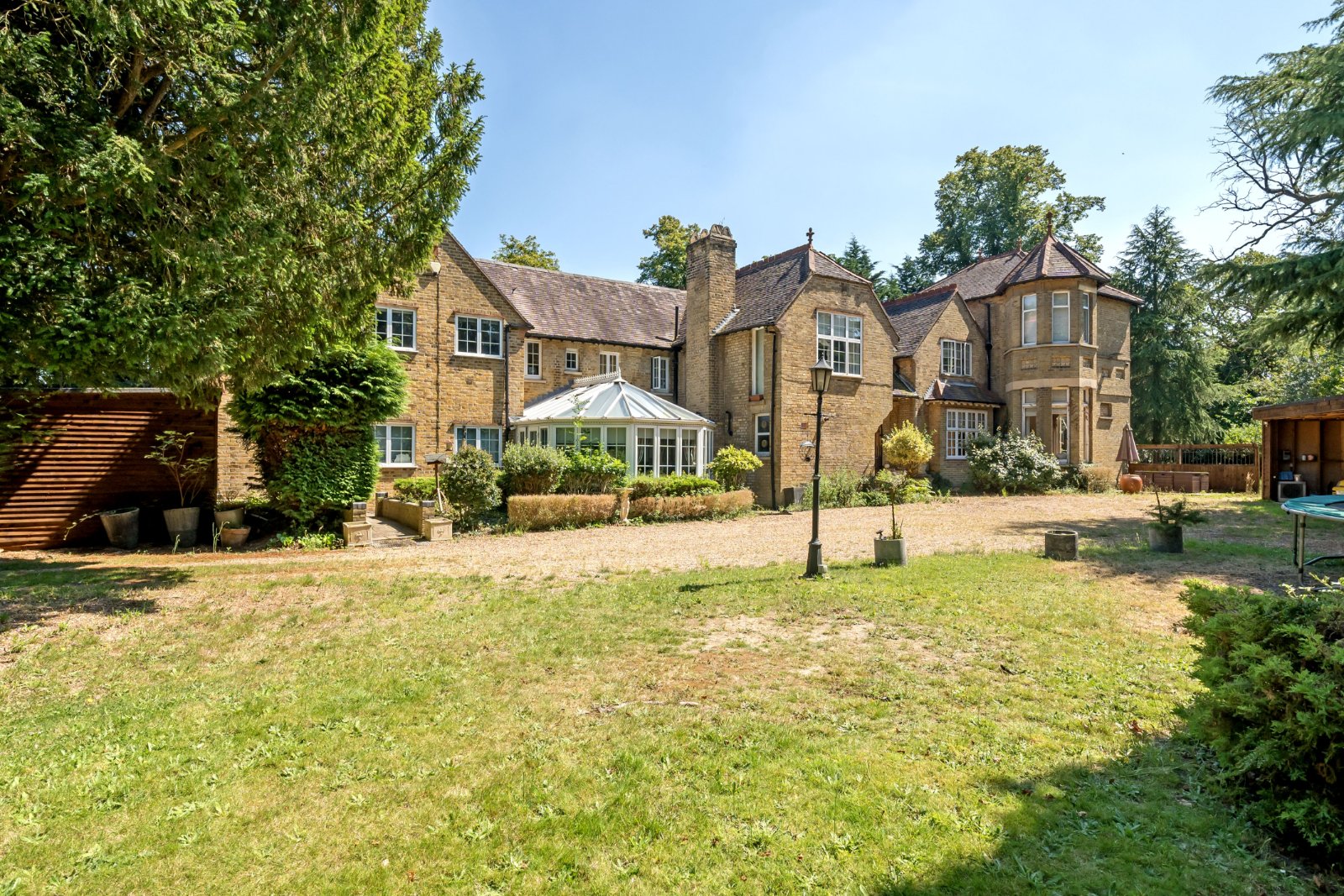 10 bedroom detached house for sale 0