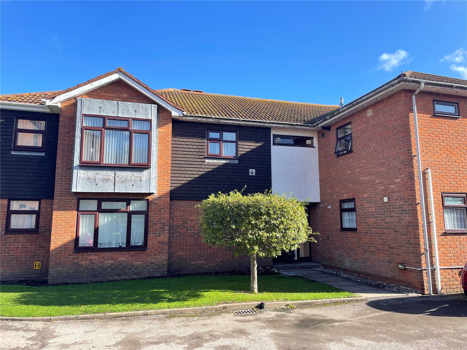 1-bed flat on Flat 3, Saffron Court, 50, Linden Road, Bognor Regis, £110,000