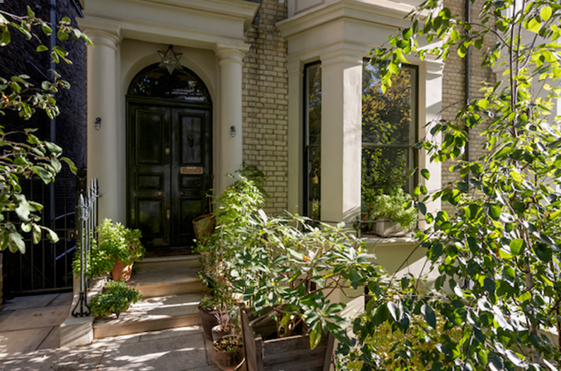 5 bedroom property for sale 0