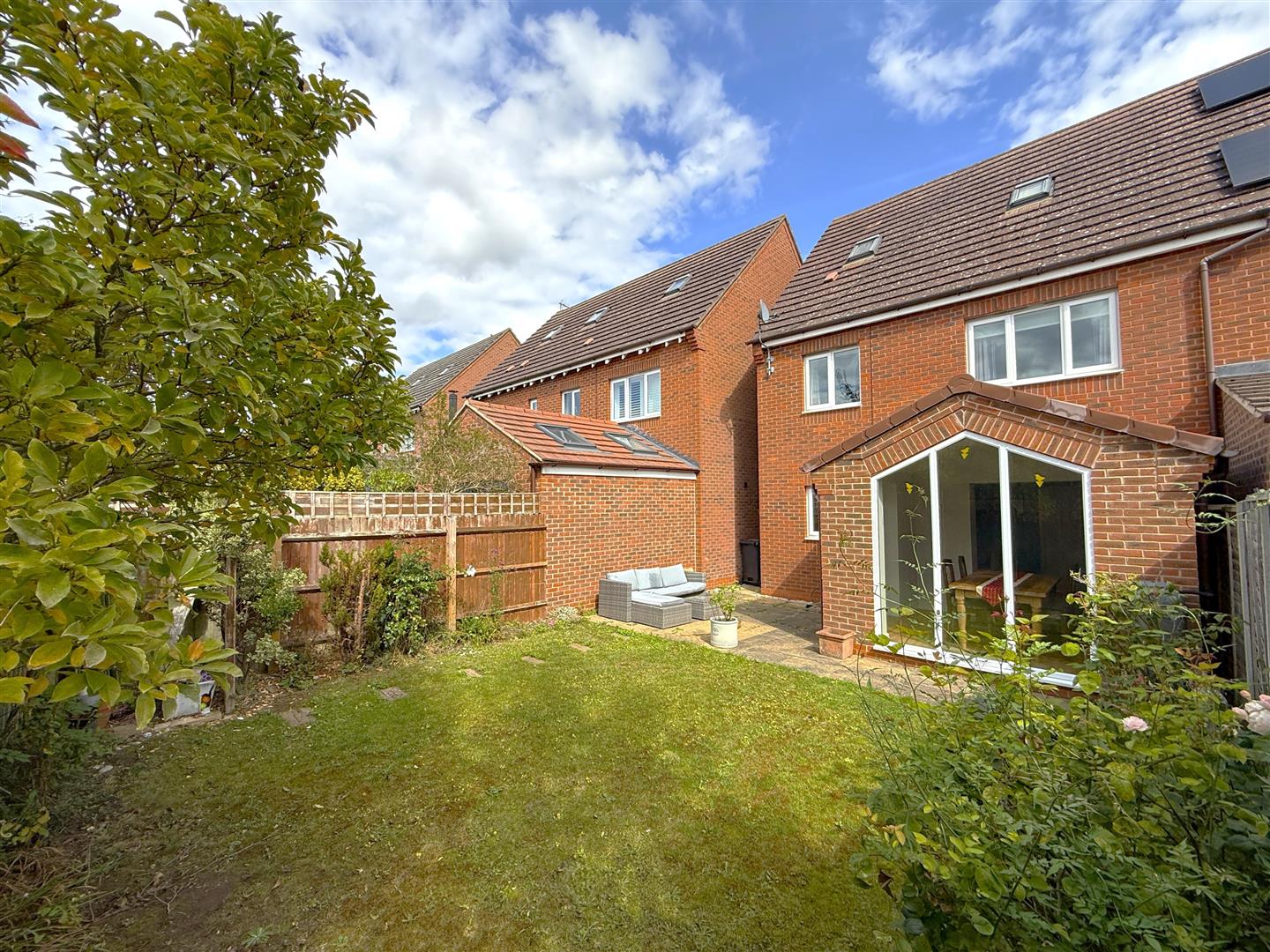 11, The Osiers, Loughborough photo 4