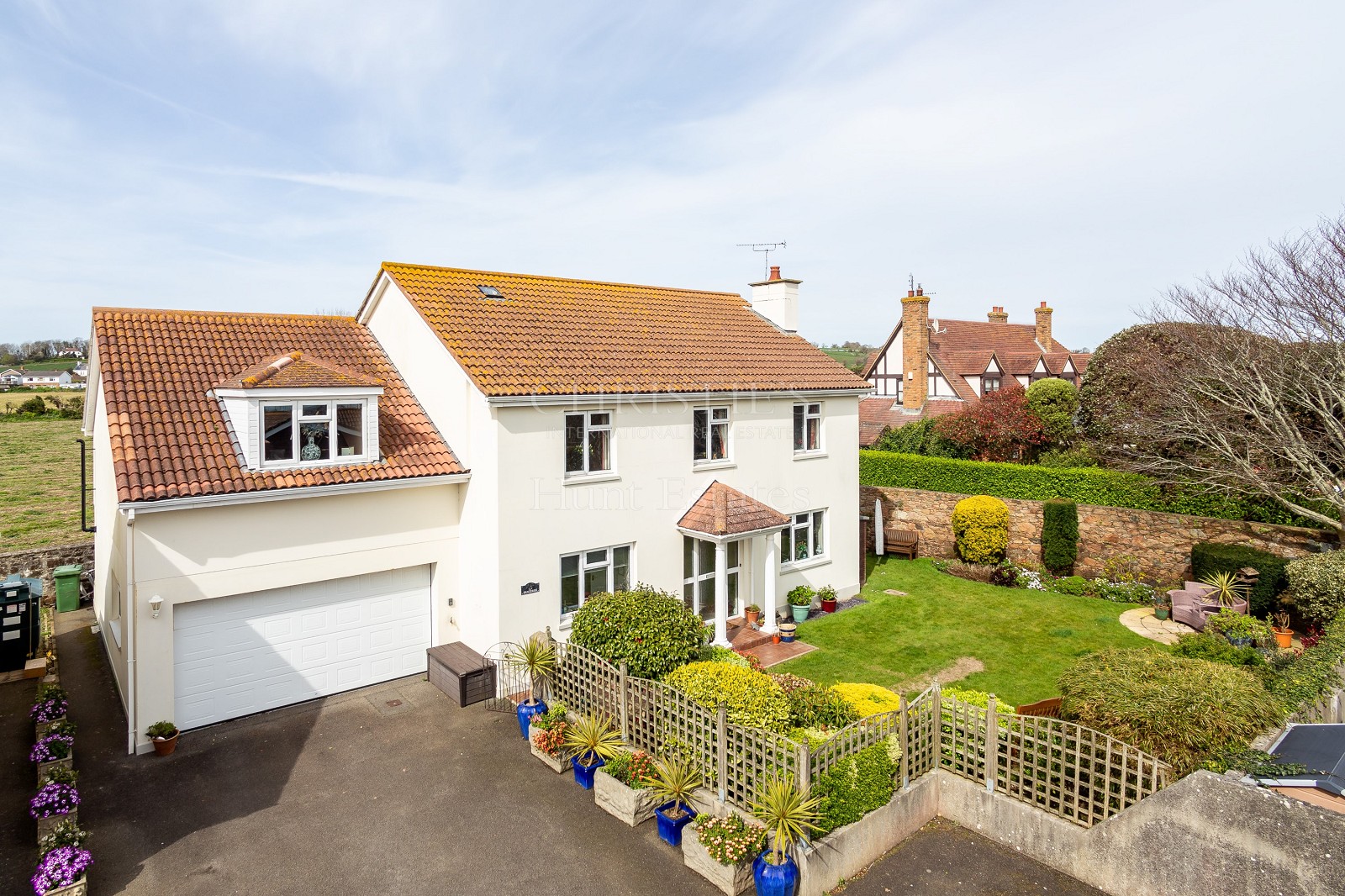 4 bedroom detached house for sale 0