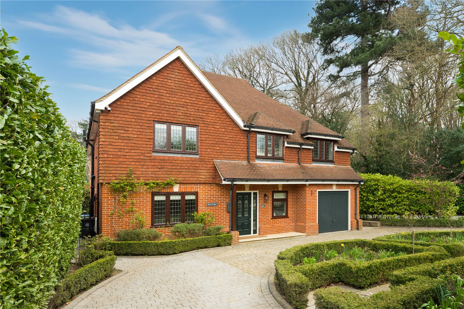 6 bedroom detached house for sale 0