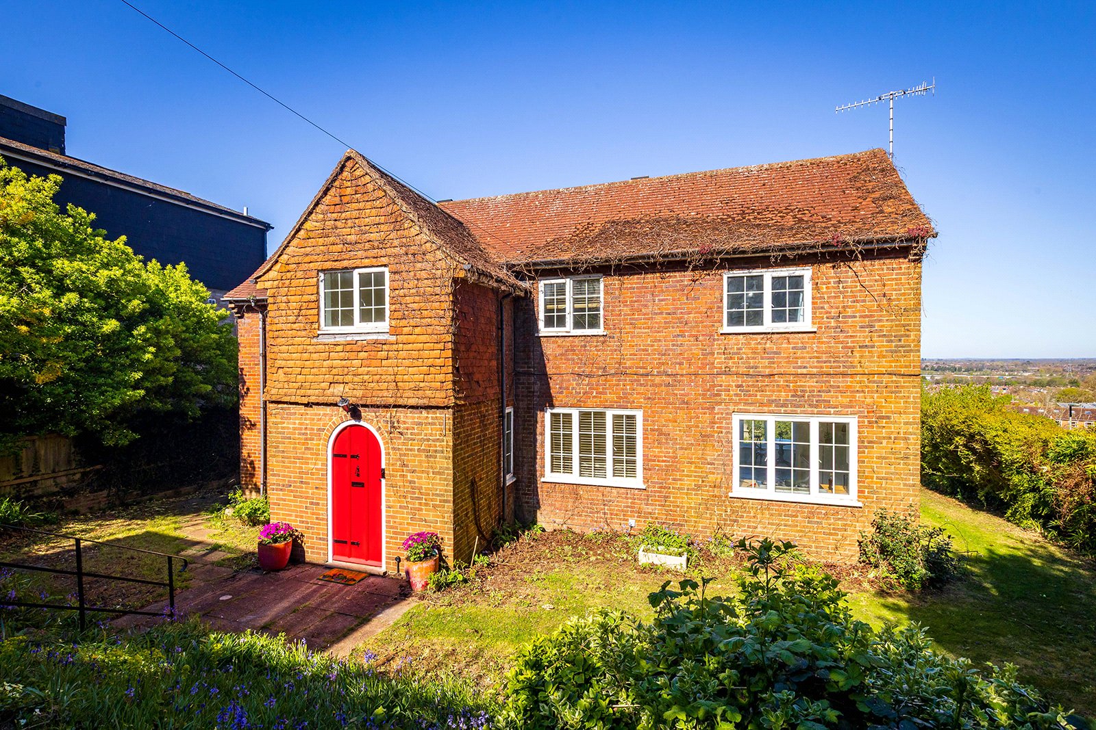 3 bedroom flat for sale