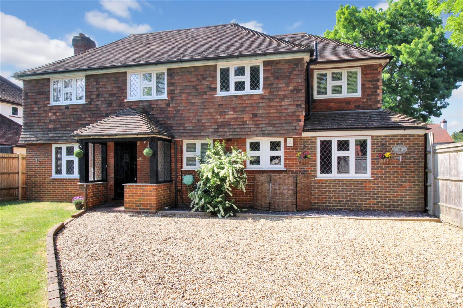 4 bedroom detached house for sale 0