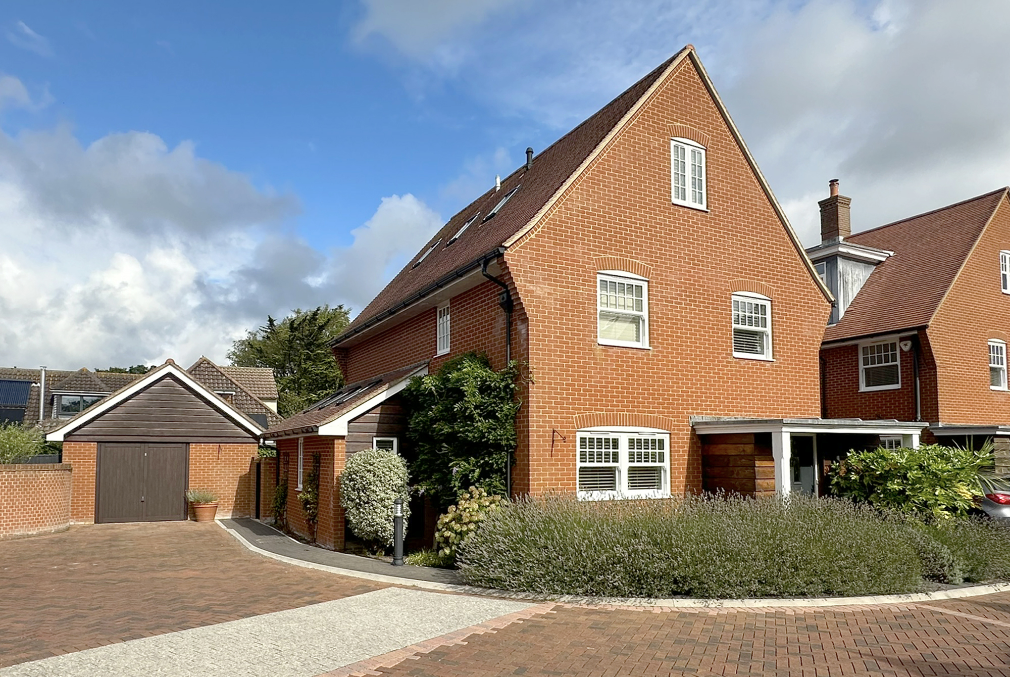 4 bedroom detached house for sale 0